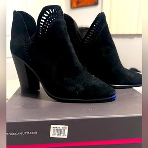 Vince Camuto Suede Black BootiesSz 7M